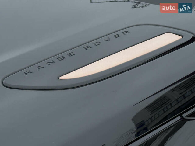 Черный Ленд Ровер Рендж Ровер Велар, объемом двигателя 2 л и пробегом 56 тыс. км за 37900 $, фото 4 на Automoto.ua