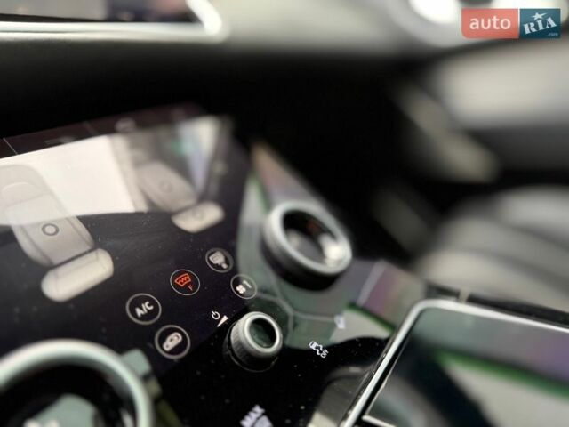 Чорний Ленд Ровер Рендж Ровер Велар, об'ємом двигуна 2 л та пробігом 107 тис. км за 35500 $, фото 32 на Automoto.ua