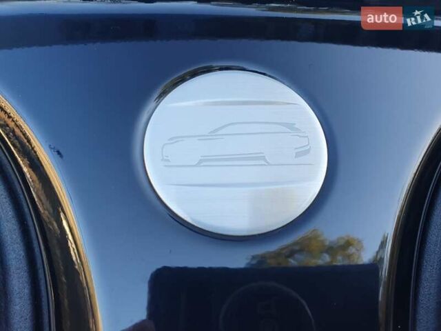 Ленд Ровер Рендж Ровер Велар 2017 у Києві на Automoto.ua Чорний Ленд Ровер Рендж Ровер Велар, об'ємом двигуна 2 л та пробігом 90 тис. км за 35999 $, фото 75 на Automoto.ua