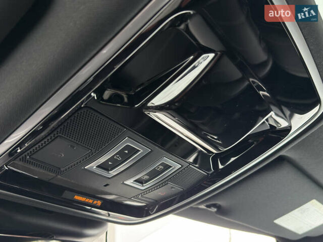 Черный Ленд Ровер Рендж Ровер Велар, объемом двигателя 2 л и пробегом 56 тыс. км за 37900 $, фото 65 на Automoto.ua