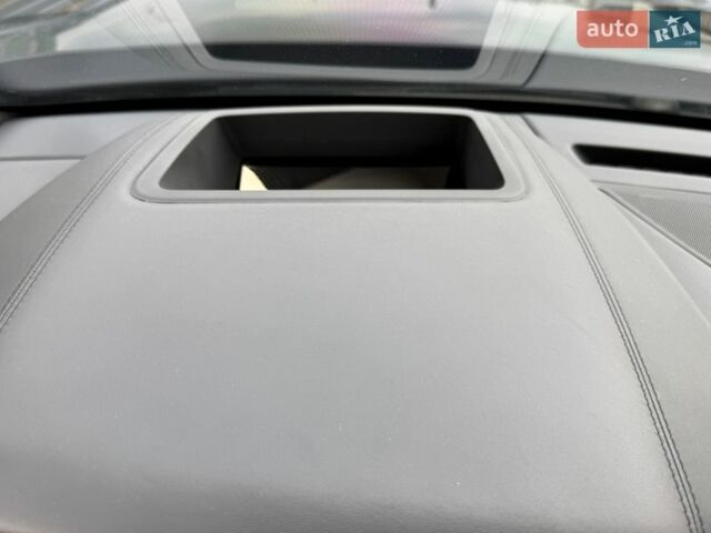 Чорний Ленд Ровер Рендж Ровер Велар, об'ємом двигуна 2 л та пробігом 107 тис. км за 35500 $, фото 33 на Automoto.ua