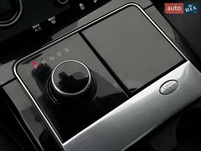 Чорний Ленд Ровер Рендж Ровер Велар, об'ємом двигуна 2 л та пробігом 95 тис. км за 40000 $, фото 71 на Automoto.ua