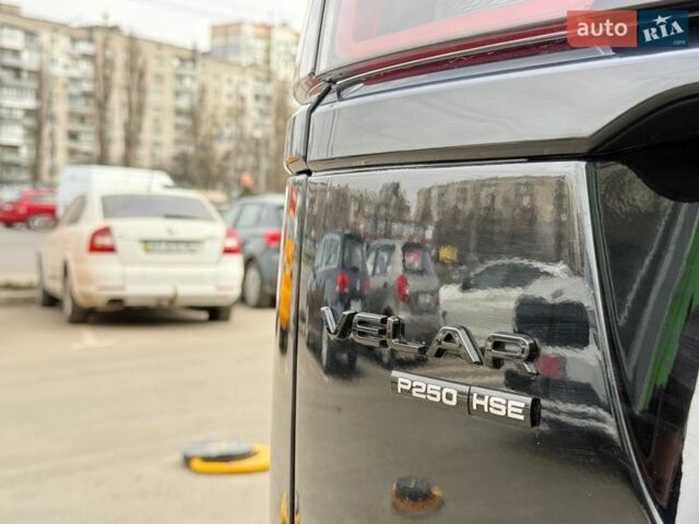 Чорний Ленд Ровер Рендж Ровер Велар, об'ємом двигуна 2 л та пробігом 107 тис. км за 35500 $, фото 8 на Automoto.ua