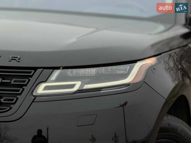 Черный Ленд Ровер Рендж Ровер Велар, объемом двигателя 2 л и пробегом 95 тыс. км за 38000 $, фото 3 на Automoto.ua