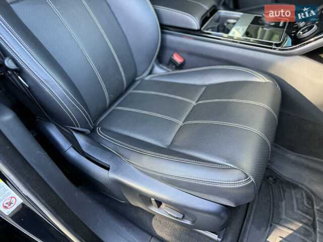 Черный Ленд Ровер Рендж Ровер Велар, объемом двигателя 2 л и пробегом 105 тыс. км за 32000 $, фото 64 на Automoto.ua