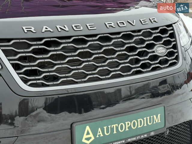 Черный Ленд Ровер Рендж Ровер Велар, объемом двигателя 2 л и пробегом 56 тыс. км за 37900 $, фото 3 на Automoto.ua