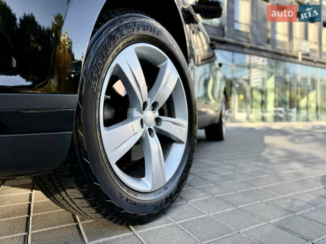 Чорний Ленд Ровер Рендж Ровер Велар, об'ємом двигуна 2 л та пробігом 105 тис. км за 32000 $, фото 3 на Automoto.ua