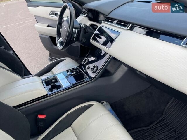 Чорний Ленд Ровер Рендж Ровер Велар, об'ємом двигуна 2.99 л та пробігом 100 тис. км за 39999 $, фото 11 на Automoto.ua