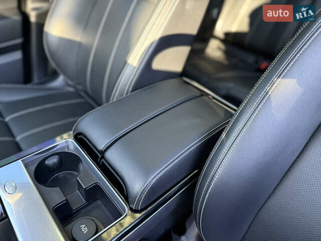 Черный Ленд Ровер Рендж Ровер Велар, объемом двигателя 2 л и пробегом 105 тыс. км за 32000 $, фото 38 на Automoto.ua