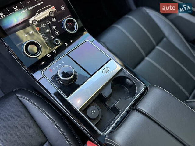 Черный Ленд Ровер Рендж Ровер Велар, объемом двигателя 2 л и пробегом 105 тыс. км за 32000 $, фото 40 на Automoto.ua