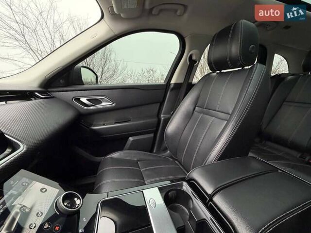 Чорний Ленд Ровер Рендж Ровер Велар, об'ємом двигуна 2 л та пробігом 95 тис. км за 40000 $, фото 78 на Automoto.ua