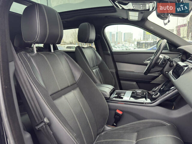 Черный Ленд Ровер Рендж Ровер Велар, объемом двигателя 2 л и пробегом 56 тыс. км за 37900 $, фото 42 на Automoto.ua