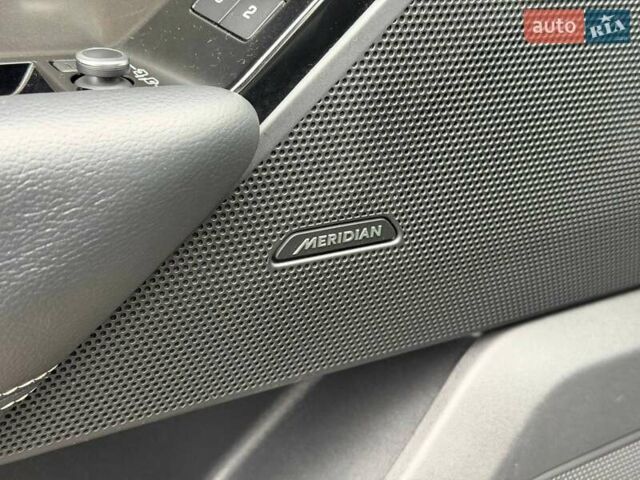 Чорний Ленд Ровер Рендж Ровер Велар, об'ємом двигуна 2 л та пробігом 95 тис. км за 40000 $, фото 46 на Automoto.ua