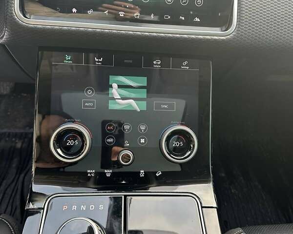 Черный Ленд Ровер Рендж Ровер Велар, объемом двигателя 2 л и пробегом 103 тыс. км за 32000 $, фото 9 на Automoto.ua