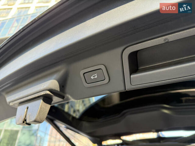 Чорний Ленд Ровер Рендж Ровер Велар, об'ємом двигуна 2 л та пробігом 105 тис. км за 32000 $, фото 57 на Automoto.ua