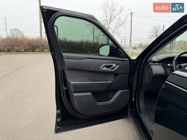 Чорний Ленд Ровер Рендж Ровер Велар, об'ємом двигуна 2 л та пробігом 95 тис. км за 40000 $, фото 42 на Automoto.ua