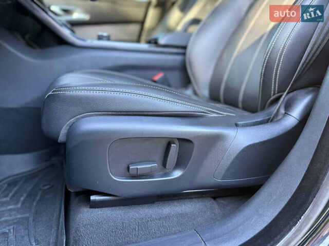 Черный Ленд Ровер Рендж Ровер Велар, объемом двигателя 2 л и пробегом 105 тыс. км за 32000 $, фото 31 на Automoto.ua