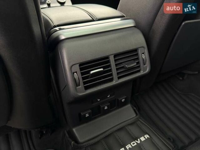 Чорний Ленд Ровер Рендж Ровер Велар, об'ємом двигуна 2 л та пробігом 95 тис. км за 40000 $, фото 52 на Automoto.ua