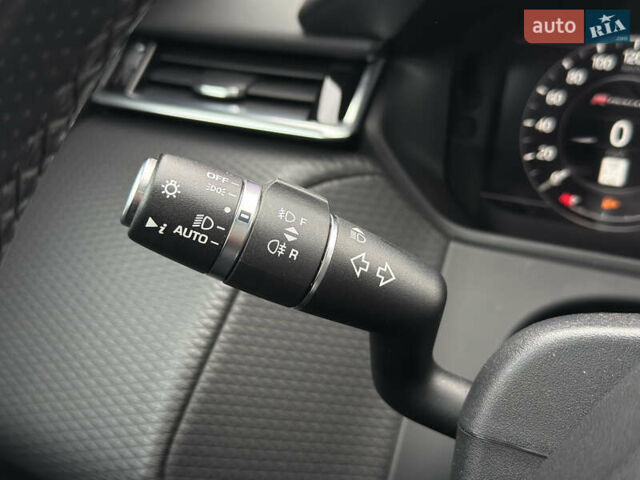 Черный Ленд Ровер Рендж Ровер Велар, объемом двигателя 2 л и пробегом 56 тыс. км за 37900 $, фото 51 на Automoto.ua