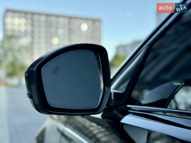 Черный Ленд Ровер Рендж Ровер Велар, объемом двигателя 2 л и пробегом 105 тыс. км за 32000 $, фото 12 на Automoto.ua