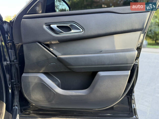 Чорний Ленд Ровер Рендж Ровер Велар, об'ємом двигуна 2 л та пробігом 105 тис. км за 32000 $, фото 60 на Automoto.ua