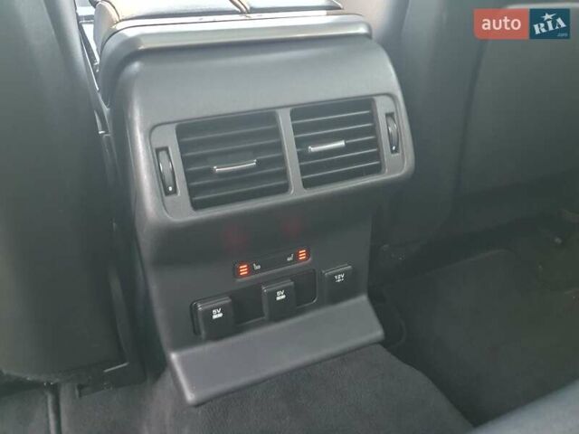 Ленд Ровер Рендж Ровер Велар 2017 у Києві на Automoto.ua Чорний Ленд Ровер Рендж Ровер Велар, об'ємом двигуна 2 л та пробігом 90 тис. км за 35999 $, фото 68 на Automoto.ua