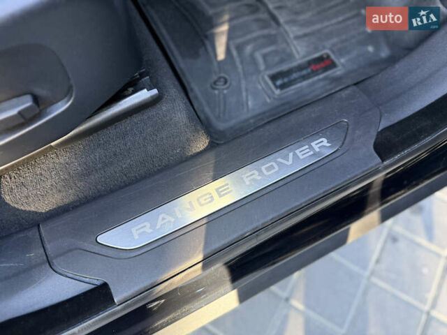 Черный Ленд Ровер Рендж Ровер Велар, объемом двигателя 2 л и пробегом 105 тыс. км за 32000 $, фото 62 на Automoto.ua