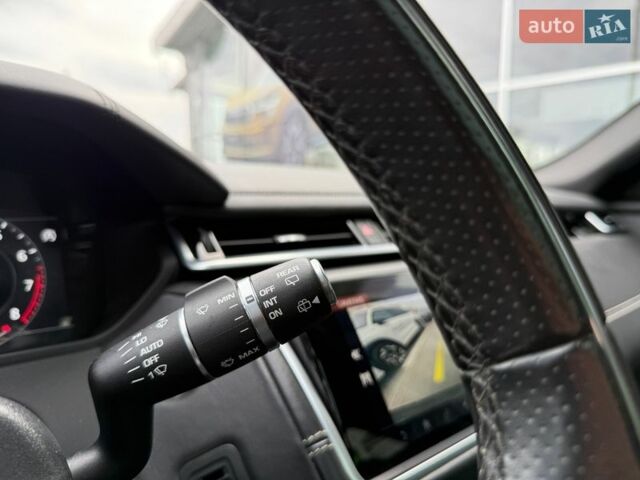 Чорний Ленд Ровер Рендж Ровер Велар, об'ємом двигуна 2 л та пробігом 107 тис. км за 35500 $, фото 29 на Automoto.ua