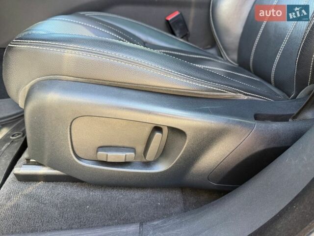 Чорний Ленд Ровер Рендж Ровер Велар, об'ємом двигуна 3 л та пробігом 175 тис. км за 29800 $, фото 17 на Automoto.ua