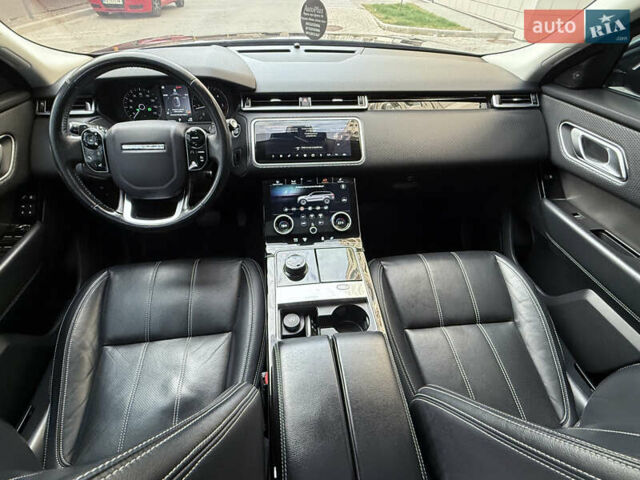Черный Ленд Ровер Рендж Ровер Велар, объемом двигателя 2 л и пробегом 90 тыс. км за 39999 $, фото 67 на Automoto.ua