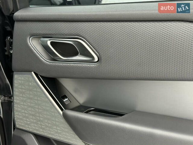 Чорний Ленд Ровер Рендж Ровер Велар, об'ємом двигуна 2.99 л та пробігом 74 тис. км за 49000 $, фото 60 на Automoto.ua