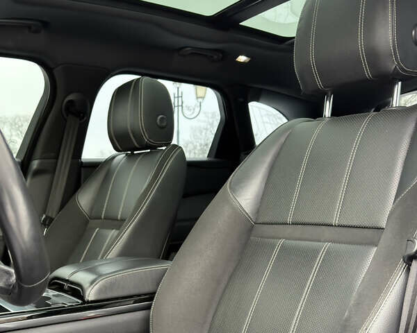 Чорний Ленд Ровер Рендж Ровер Велар, об'ємом двигуна 2.99 л та пробігом 74 тис. км за 49000 $, фото 49 на Automoto.ua