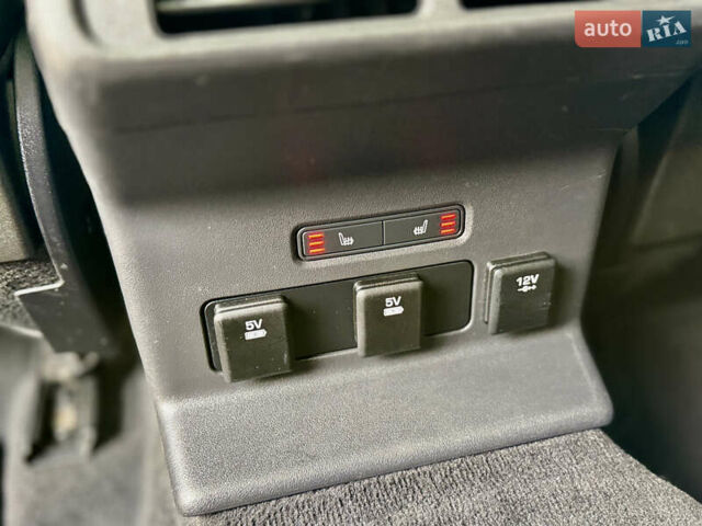 Черный Ленд Ровер Рендж Ровер Велар, объемом двигателя 2 л и пробегом 90 тыс. км за 39999 $, фото 70 на Automoto.ua