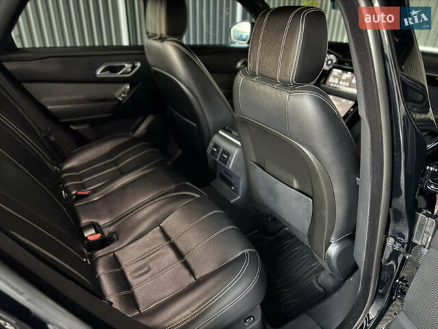 Черный Ленд Ровер Рендж Ровер Велар, объемом двигателя 2 л и пробегом 112 тыс. км за 39999 $, фото 9 на Automoto.ua