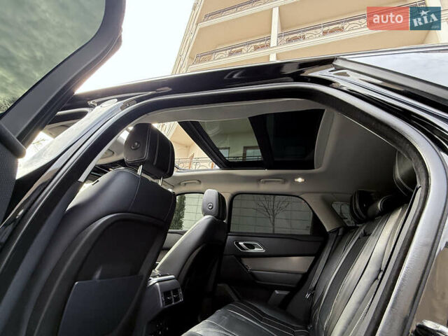 Черный Ленд Ровер Рендж Ровер Велар, объемом двигателя 2 л и пробегом 90 тыс. км за 39999 $, фото 124 на Automoto.ua