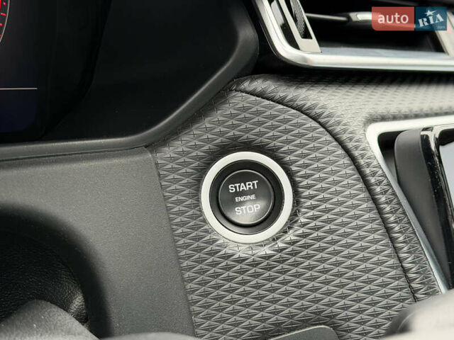 Чорний Ленд Ровер Рендж Ровер Велар, об'ємом двигуна 2.99 л та пробігом 74 тис. км за 49000 $, фото 43 на Automoto.ua