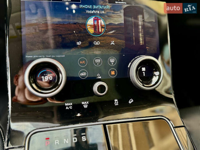 Черный Ленд Ровер Рендж Ровер Велар, объемом двигателя 2 л и пробегом 90 тыс. км за 39999 $, фото 81 на Automoto.ua