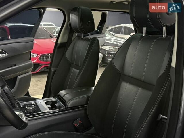 Черный Ленд Ровер Рендж Ровер Велар, объемом двигателя 2 л и пробегом 58 тыс. км за 37999 $, фото 20 на Automoto.ua