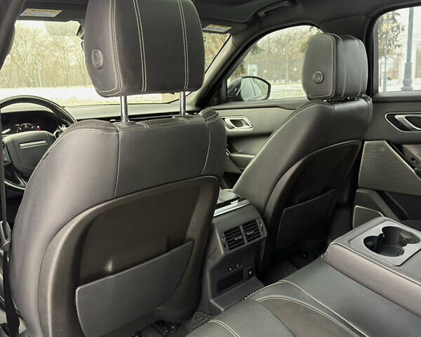 Чорний Ленд Ровер Рендж Ровер Велар, об'ємом двигуна 2.99 л та пробігом 74 тис. км за 49000 $, фото 62 на Automoto.ua