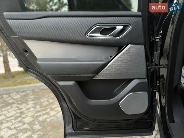Черный Ленд Ровер Рендж Ровер Велар, объемом двигателя 2 л и пробегом 60 тыс. км за 39500 $, фото 54 на Automoto.ua