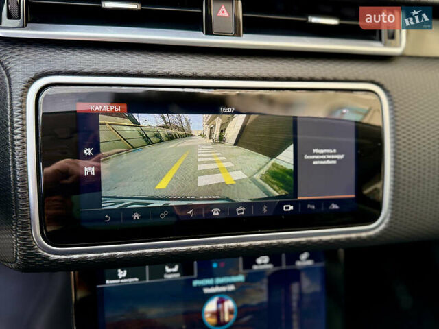 Черный Ленд Ровер Рендж Ровер Велар, объемом двигателя 2 л и пробегом 90 тыс. км за 39999 $, фото 80 на Automoto.ua