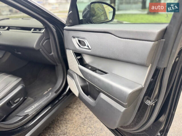 Черный Ленд Ровер Рендж Ровер Велар, объемом двигателя 2 л и пробегом 113 тыс. км за 38999 $, фото 16 на Automoto.ua