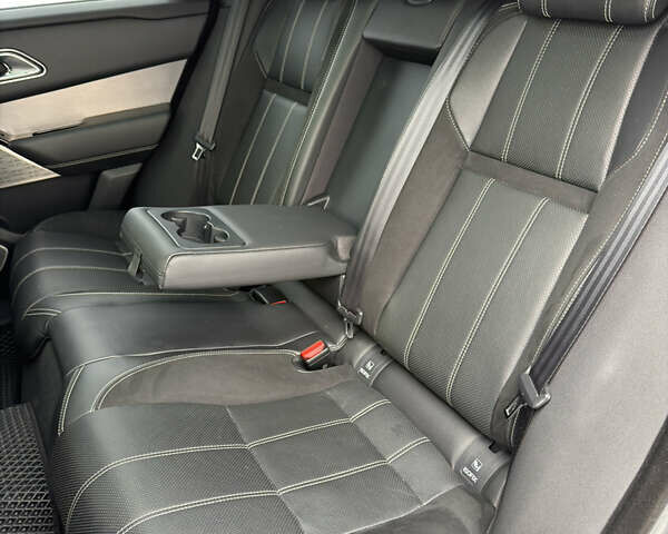 Чорний Ленд Ровер Рендж Ровер Велар, об'ємом двигуна 2.99 л та пробігом 74 тис. км за 49000 $, фото 63 на Automoto.ua