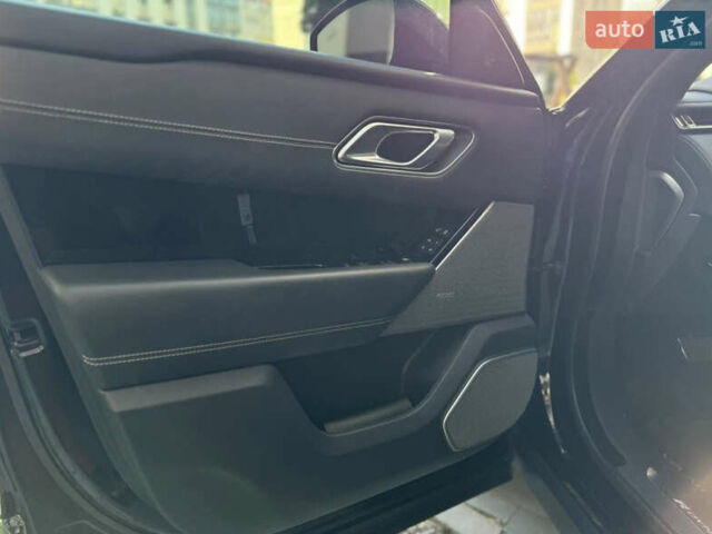Чорний Ленд Ровер Рендж Ровер Велар, об'ємом двигуна 2 л та пробігом 82 тис. км за 34000 $, фото 5 на Automoto.ua