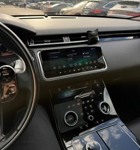 Чорний Ленд Ровер Рендж Ровер Велар, об'ємом двигуна 2 л та пробігом 105 тис. км за 36500 $, фото 10 на Automoto.ua