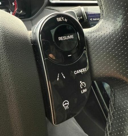 Чорний Ленд Ровер Рендж Ровер Велар, об'ємом двигуна 2 л та пробігом 105 тис. км за 36500 $, фото 19 на Automoto.ua