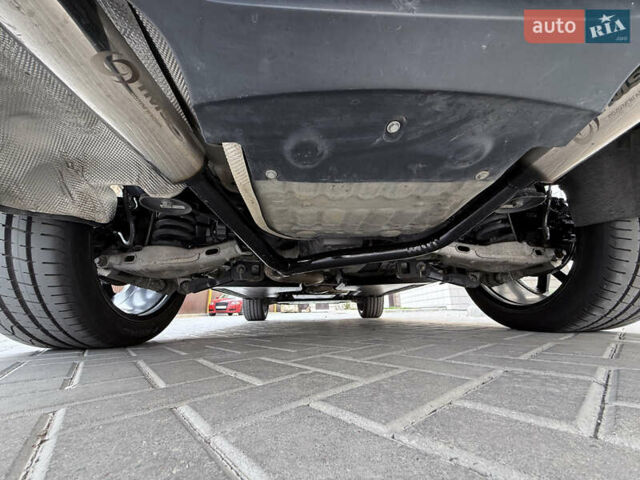 Черный Ленд Ровер Рендж Ровер Велар, объемом двигателя 2 л и пробегом 90 тыс. км за 39999 $, фото 38 на Automoto.ua