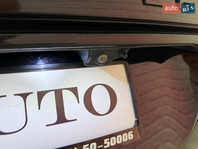 Черный Ленд Ровер Рендж Ровер Велар, объемом двигателя 2 л и пробегом 90 тыс. км за 39999 $, фото 9 на Automoto.ua