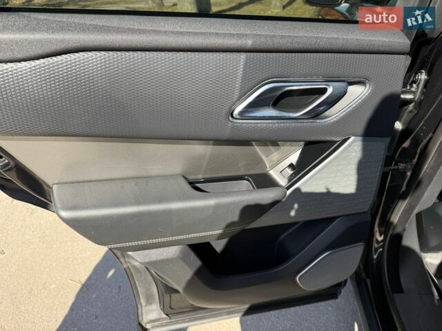 Чорний Ленд Ровер Рендж Ровер Велар, об'ємом двигуна 3 л та пробігом 175 тис. км за 29800 $, фото 20 на Automoto.ua