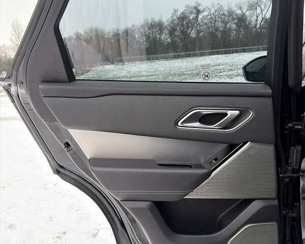 Чорний Ленд Ровер Рендж Ровер Велар, об'ємом двигуна 2.99 л та пробігом 74 тис. км за 49000 $, фото 66 на Automoto.ua